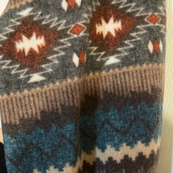 BiBi•Cozy Bohemian Design Sweater - Picture 5 of 8